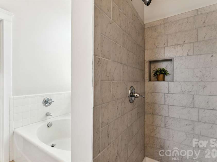 7321 Avonhurst Lane, Charlotte, NC 28269.  MLS# CAR4353767, YatesRealty ID 13462. 