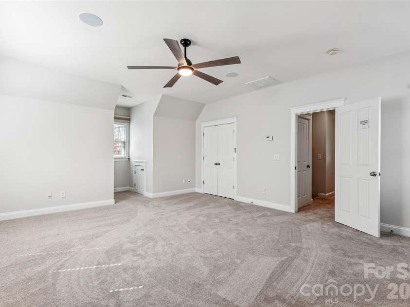 7321 Avonhurst Lane, Charlotte, NC 28269.  MLS# CAR4353767, YatesRealty ID 13462. 