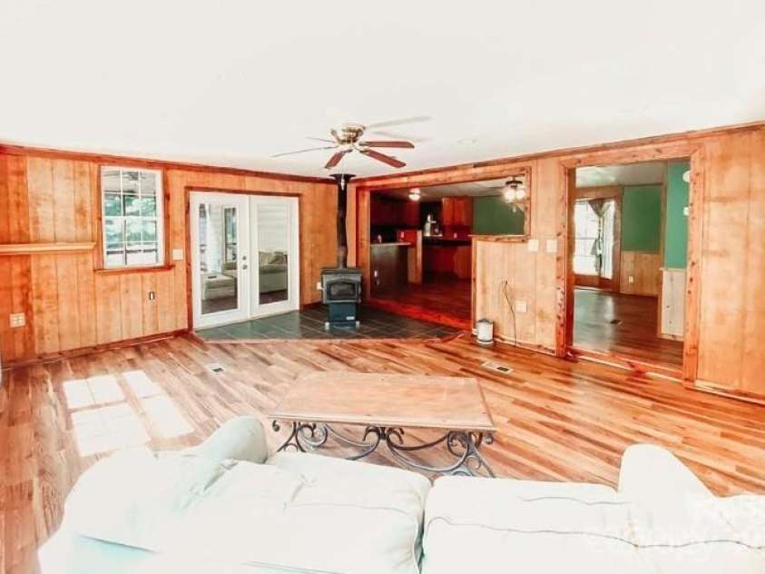 9080 Kings Drive, York, SC 29745.  MLS# CAR4311961, YatesRealty ID 13463. 