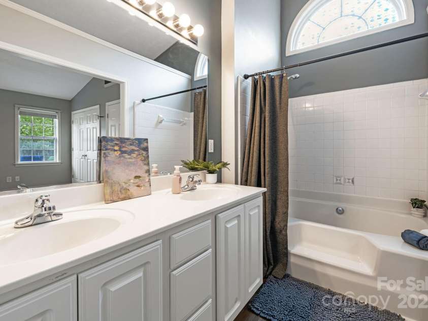 143 Sunberry Trail, Fletcher, NC 28732.  MLS# CAR4223165, YatesRealty ID 13464. 