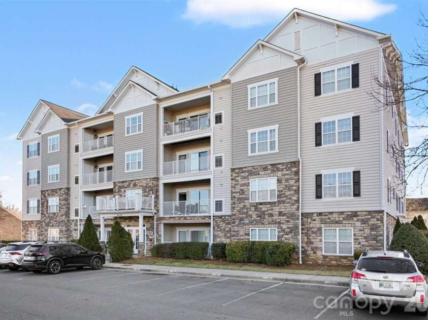 6605 Central Pacific Avenue, Charlotte, NC 28210.  MLS# CAR4346328, YatesRealty ID 13464. 