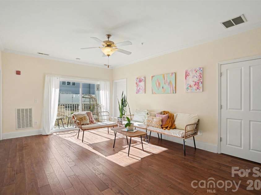 6605 Central Pacific Avenue, Charlotte, NC 28210.  MLS# CAR4346328, YatesRealty ID 13464. 