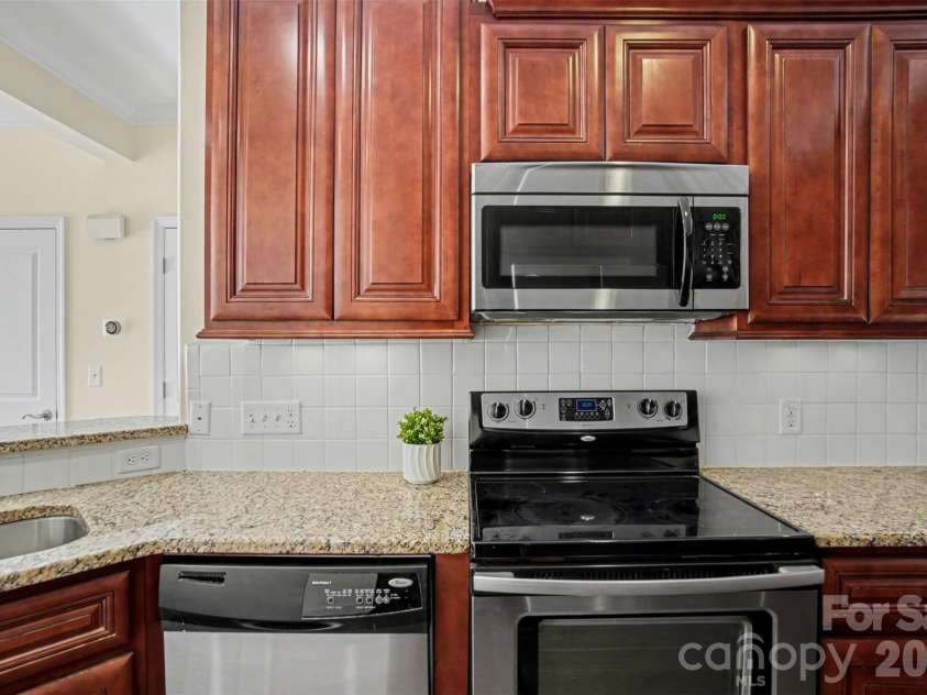 6605 Central Pacific Avenue, Charlotte, NC 28210.  MLS# CAR4346328, YatesRealty ID 13464. 