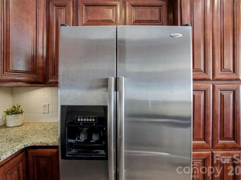 6605 Central Pacific Avenue, Charlotte, NC 28210.  MLS# CAR4346328, YatesRealty ID 13464. 