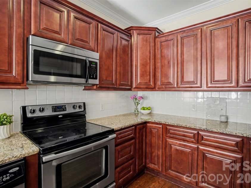 6605 Central Pacific Avenue, Charlotte, NC 28210.  MLS# CAR4346328, YatesRealty ID 13464. 