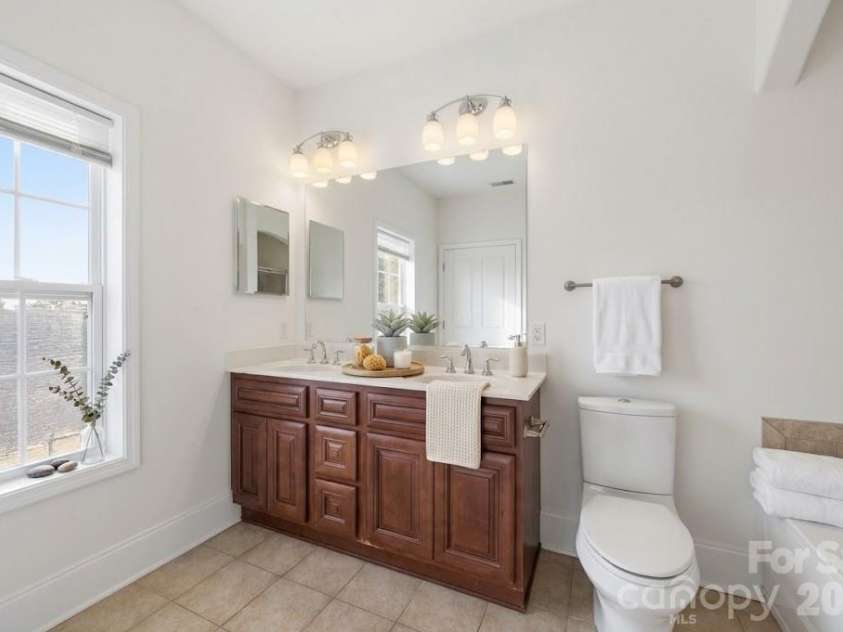 6605 Central Pacific Avenue, Charlotte, NC 28210.  MLS# CAR4423685, YatesRealty ID 13464. 