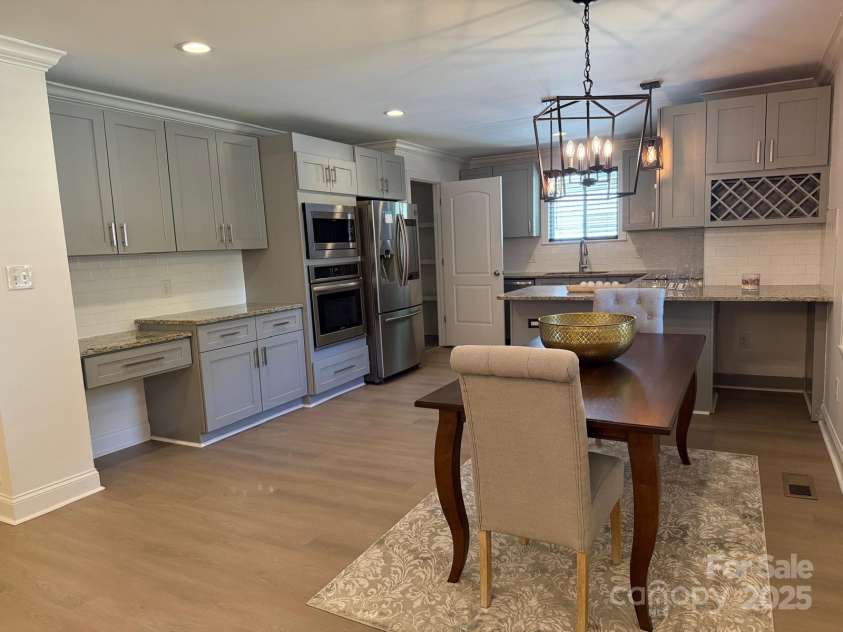 3332 Draper Avenue, Charlotte, NC 28205.  MLS# CAR4224302, YatesRealty ID 13465. Dining / Kitchen