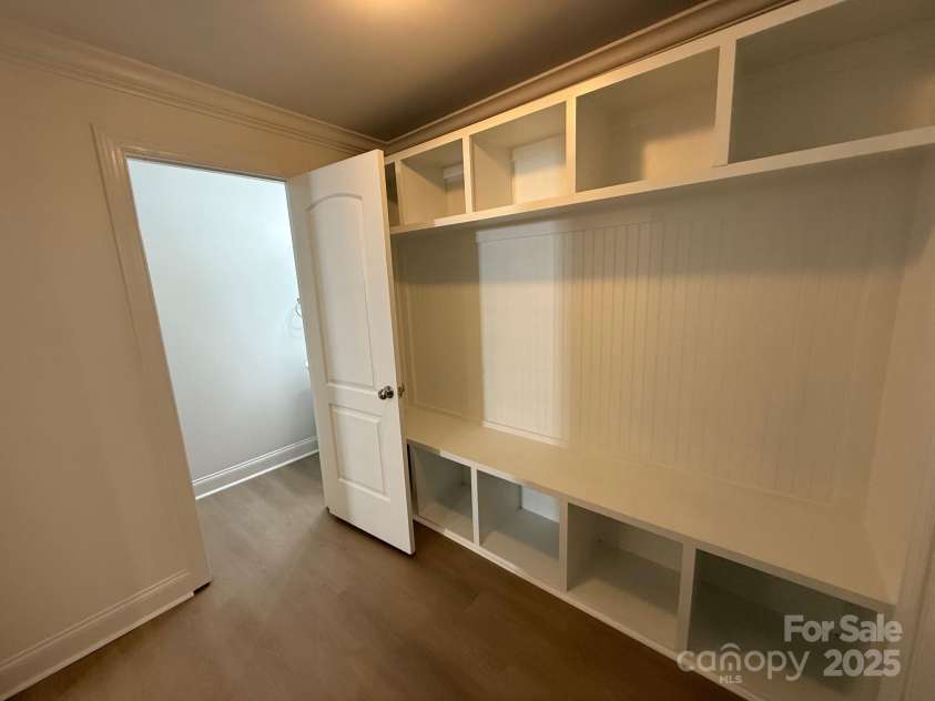 3332 Draper Avenue, Charlotte, NC 28205.  MLS# CAR4224302, YatesRealty ID 13465. Entryway with 1/2 Bath