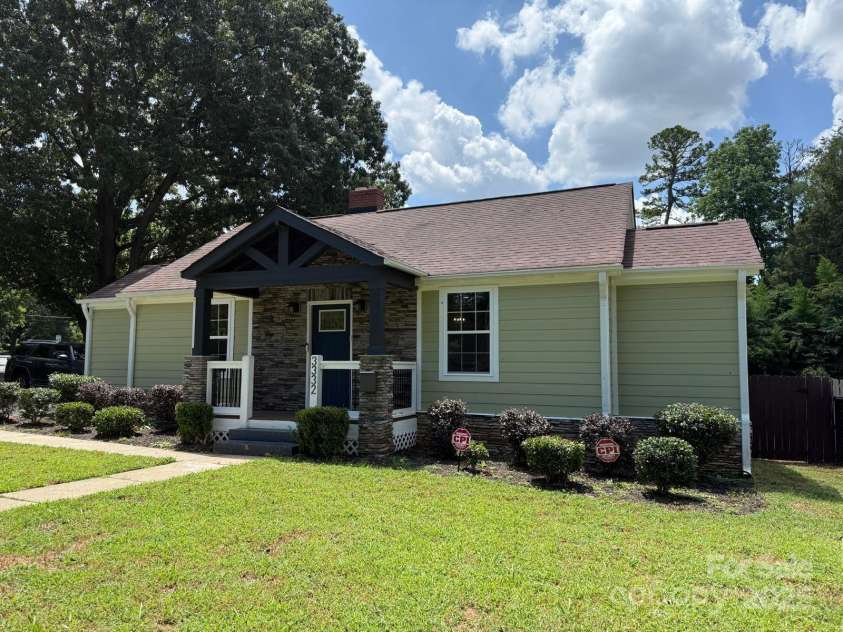 3332 Draper Avenue, Charlotte, NC 28205.  MLS# CAR4224302, YatesRealty ID 13465. Front of Home