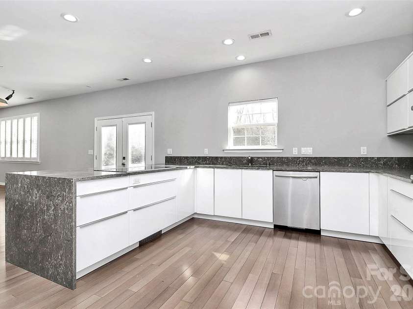 10722 Camden Meadow Drive, Charlotte, NC 28273.  MLS# CAR4342342, YatesRealty ID 13466. 