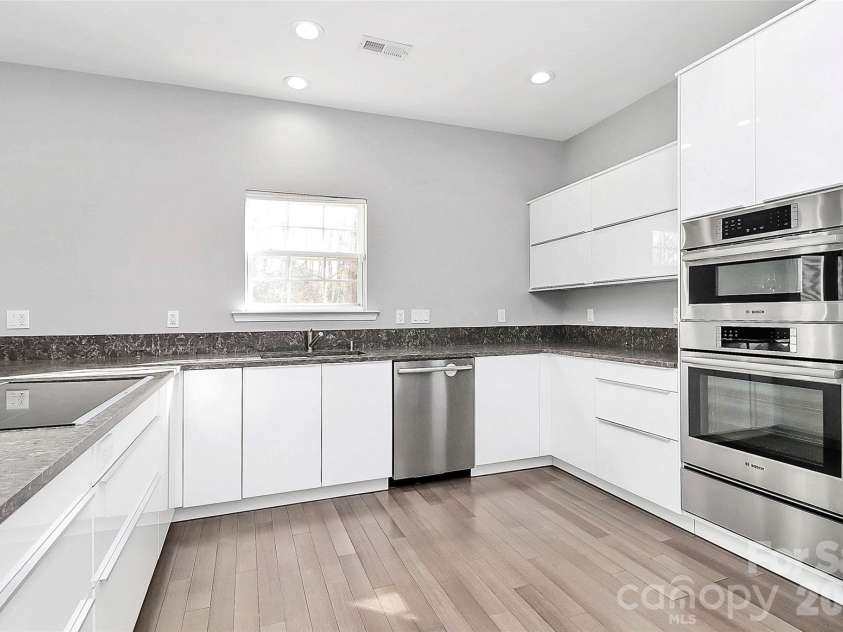 10722 Camden Meadow Drive, Charlotte, NC 28273.  MLS# CAR4342342, YatesRealty ID 13466. 