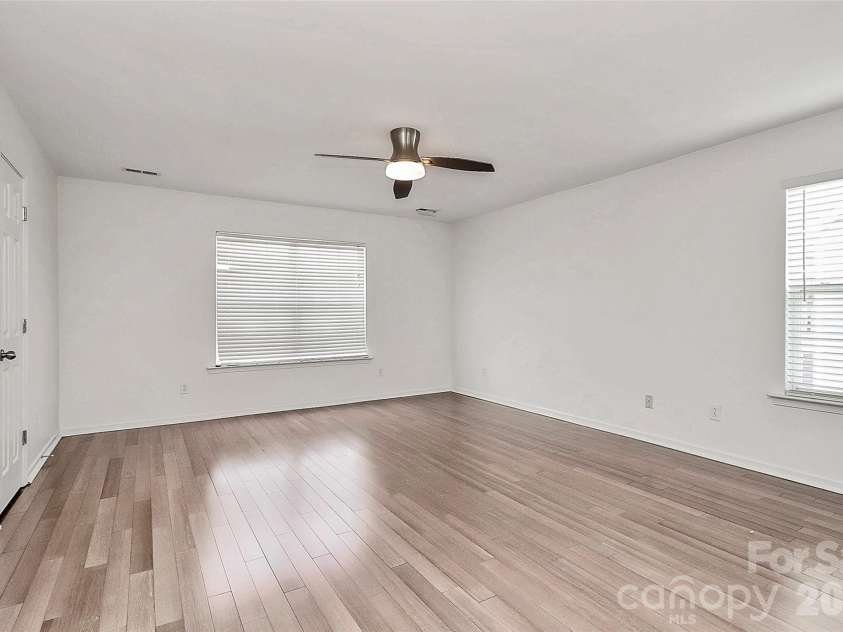 10722 Camden Meadow Drive, Charlotte, NC 28273.  MLS# CAR4342342, YatesRealty ID 13466. 