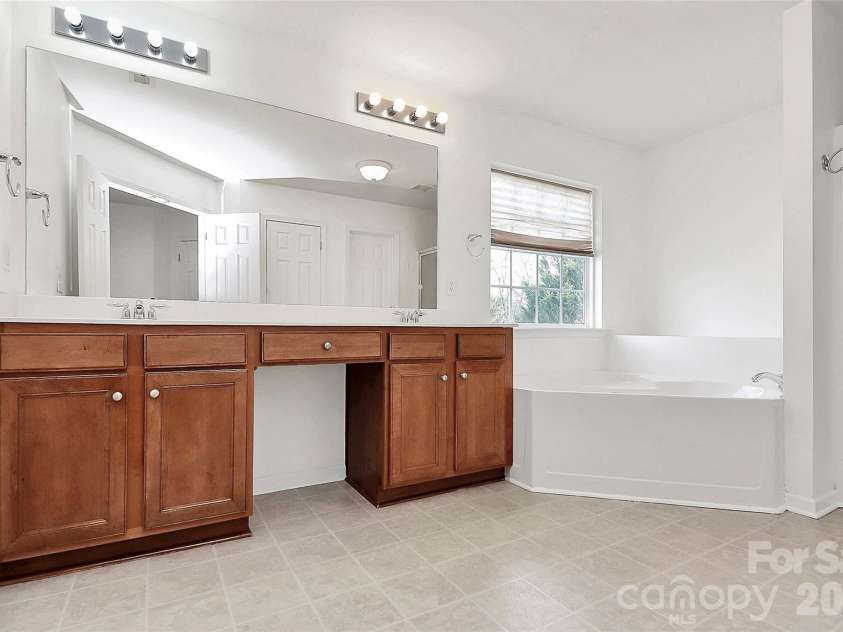 10722 Camden Meadow Drive, Charlotte, NC 28273.  MLS# CAR4342342, YatesRealty ID 13466. 