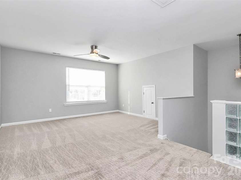 10722 Camden Meadow Drive, Charlotte, NC 28273.  MLS# CAR4342342, YatesRealty ID 13466. 