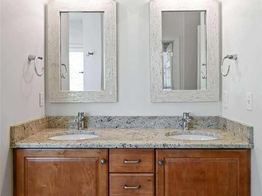 11 La Rue Court, Candler, NC 28715.  MLS# CAR4242161, YatesRealty ID 13467. 