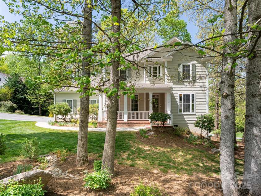 11 La Rue Court, Candler, NC 28715.  MLS# CAR4242161, YatesRealty ID 13467. Come explore Biltmore Lake and see why 11 La Rue court is not to be missed!