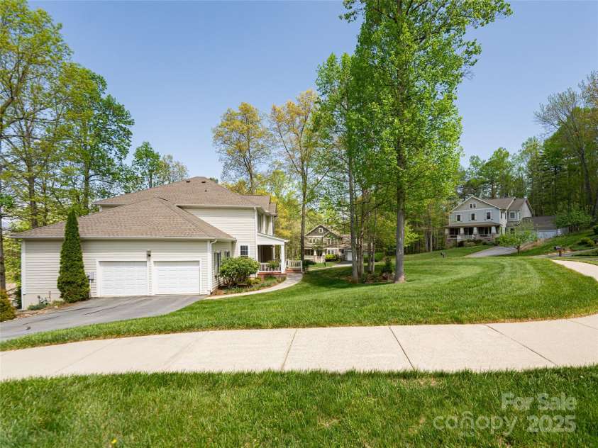 11 La Rue Court, Candler, NC 28715.  MLS# CAR4242161, YatesRealty ID 13467. Spacious outdoor and indoor spaces in a private, quiet location