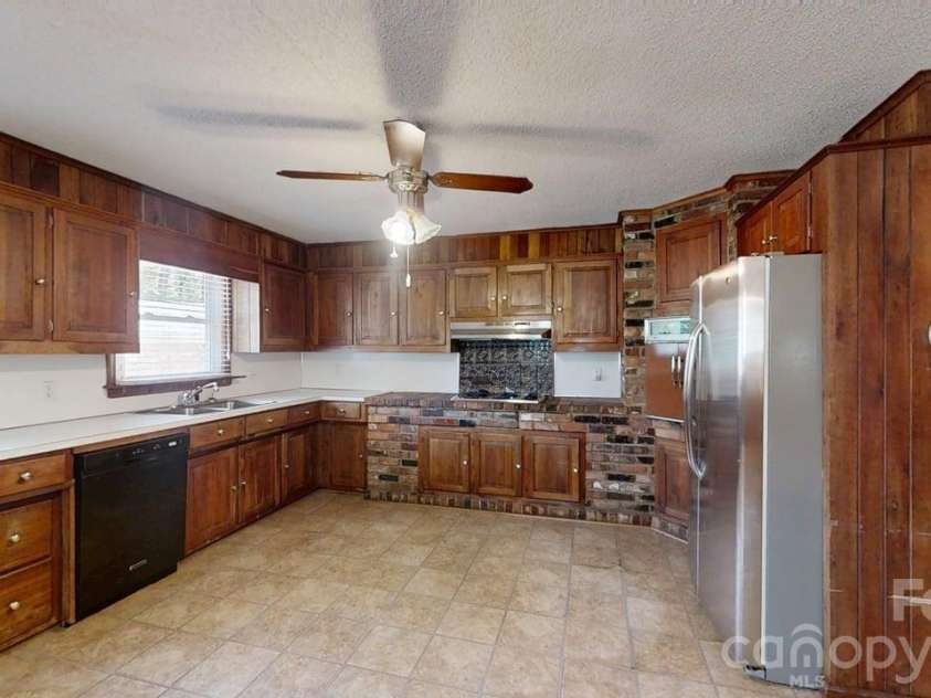2367 Story Street, Lincolnton, NC 28092.  MLS# CAR4369998, YatesRealty ID 13467. Kitchen