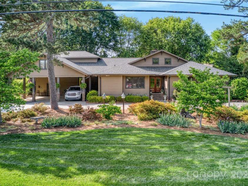 10315 Washam Potts Road, Cornelius, NC 28031.  MLS# CAR4243746, YatesRealty ID 13468. 