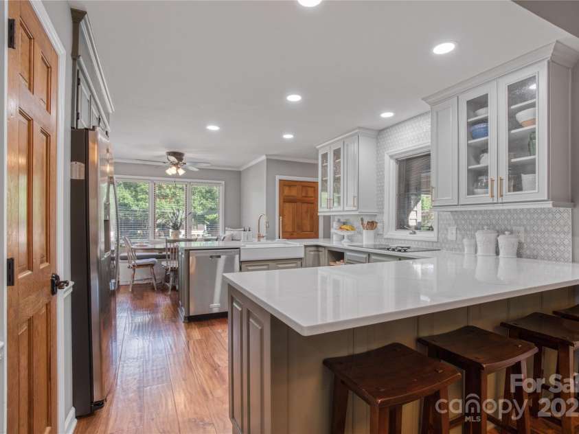 10315 Washam Potts Road, Cornelius, NC 28031.  MLS# CAR4243746, YatesRealty ID 13468. 