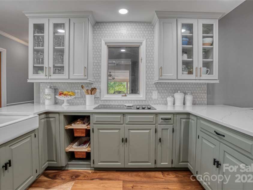 10315 Washam Potts Road, Cornelius, NC 28031.  MLS# CAR4243746, YatesRealty ID 13468. 