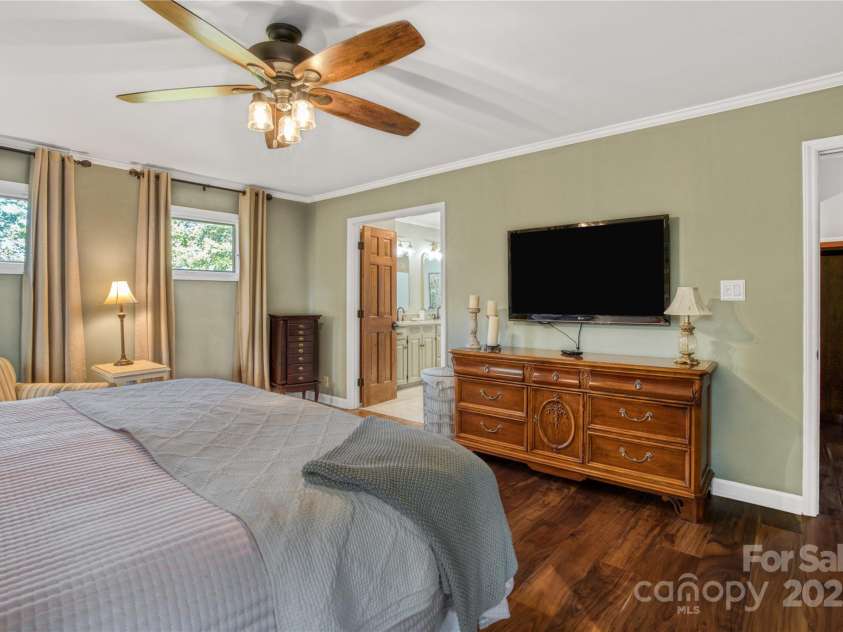 10315 Washam Potts Road, Cornelius, NC 28031.  MLS# CAR4243746, YatesRealty ID 13468. 