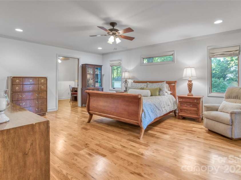 10315 Washam Potts Road, Cornelius, NC 28031.  MLS# CAR4243746, YatesRealty ID 13468. 