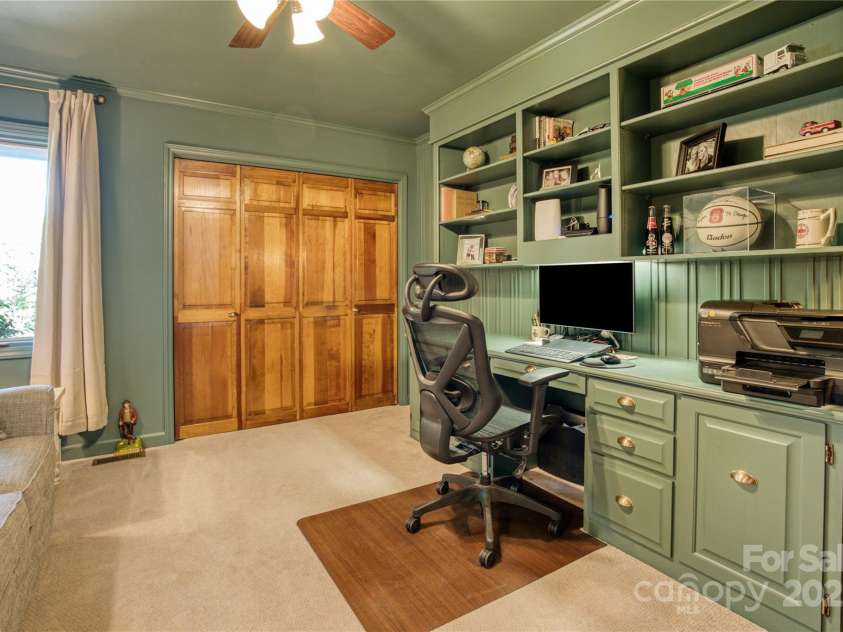 10315 Washam Potts Road, Cornelius, NC 28031.  MLS# CAR4243746, YatesRealty ID 13468. Getaway office