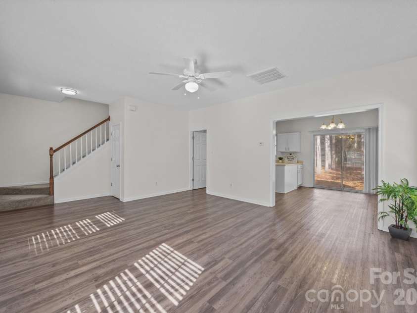 9201 Rotherham Lane, Charlotte, NC 28216.  MLS# CAR4316526, YatesRealty ID 13468. 