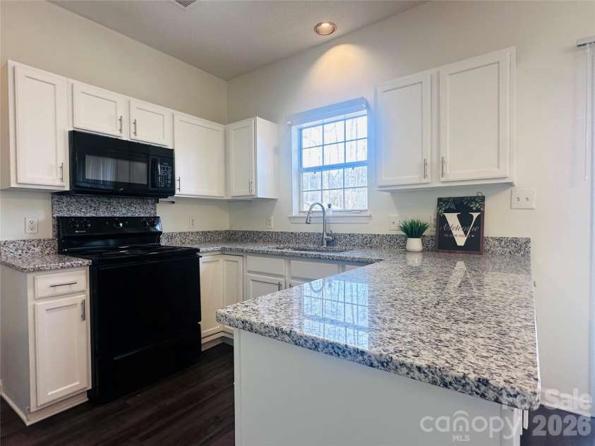 9201 Rotherham Lane, Charlotte, NC 28216.  MLS# CAR4316526, YatesRealty ID 13468. 