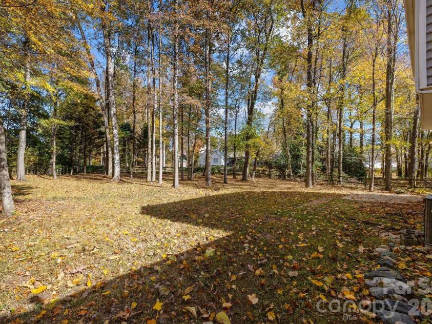 9201 Rotherham Lane, Charlotte, NC 28216.  MLS# CAR4316526, YatesRealty ID 13468. 