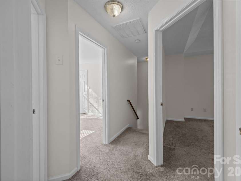 9201 Rotherham Lane, Charlotte, NC 28216.  MLS# CAR4316526, YatesRealty ID 13468. 