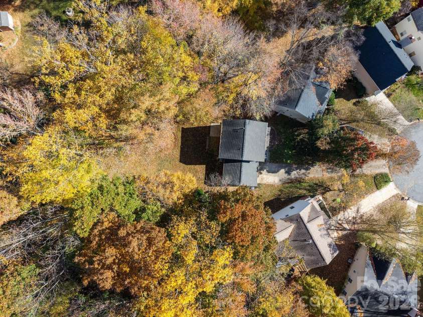 9201 Rotherham Lane, Charlotte, NC 28216.  MLS# CAR4316526, YatesRealty ID 13468. 