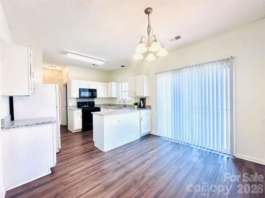 9201 Rotherham Lane, Charlotte, NC 28216.  MLS# CAR4316526, YatesRealty ID 13468. 