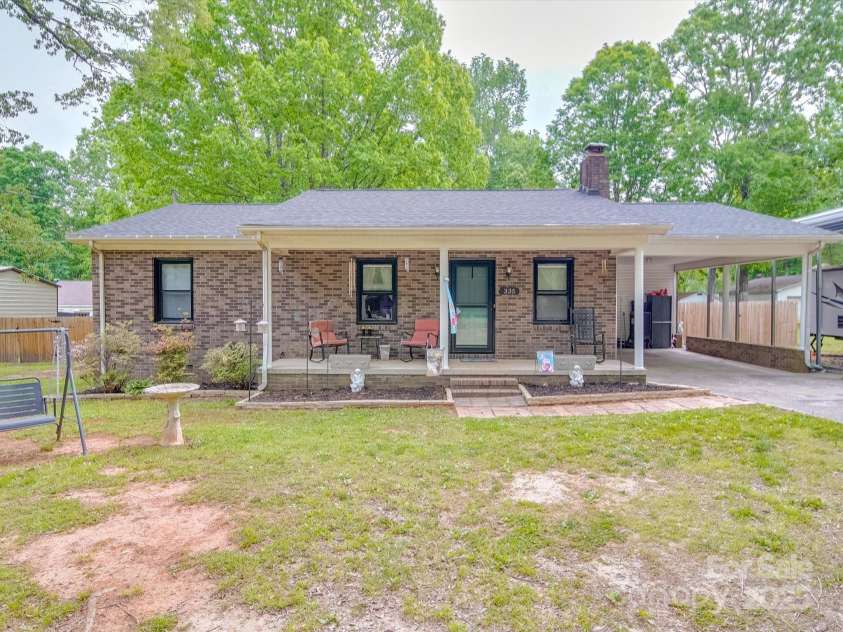 335 Linda Street, Salisbury, NC 28146.  MLS# CAR4251105, YatesRealty ID 13469. 