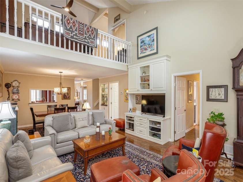 203 Wild Oak Lane, Hendersonville, NC 28791.  MLS# CAR4251432, YatesRealty ID 13470. 