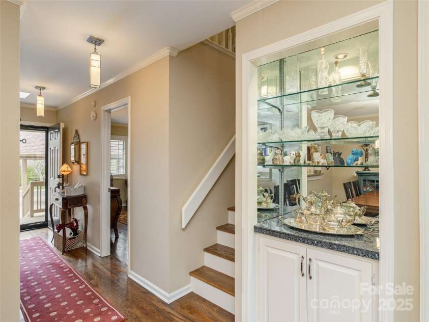 203 Wild Oak Lane, Hendersonville, NC 28791.  MLS# CAR4251432, YatesRealty ID 13470. 