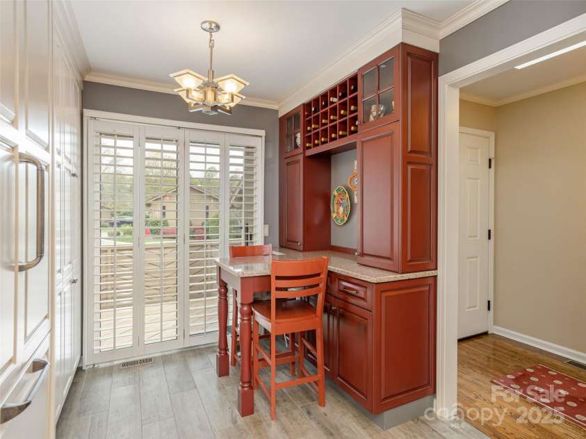 203 Wild Oak Lane, Hendersonville, NC 28791.  MLS# CAR4251432, YatesRealty ID 13470. 