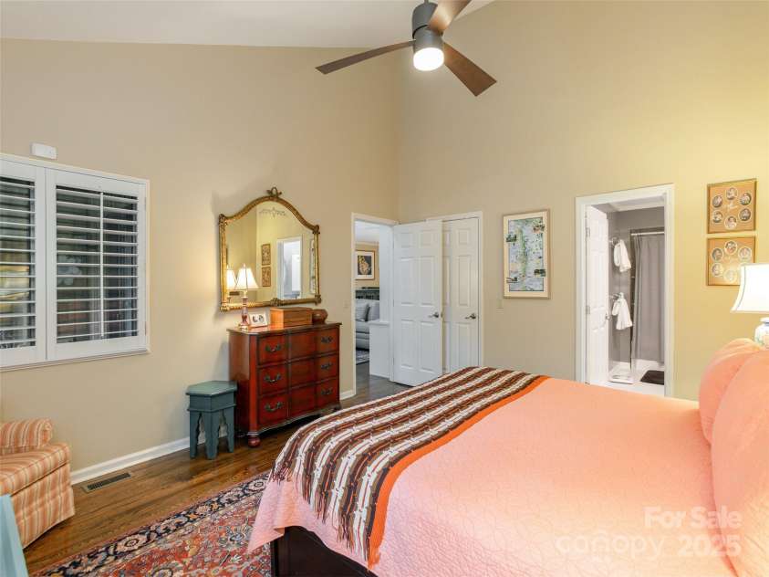 203 Wild Oak Lane, Hendersonville, NC 28791.  MLS# CAR4251432, YatesRealty ID 13470. 