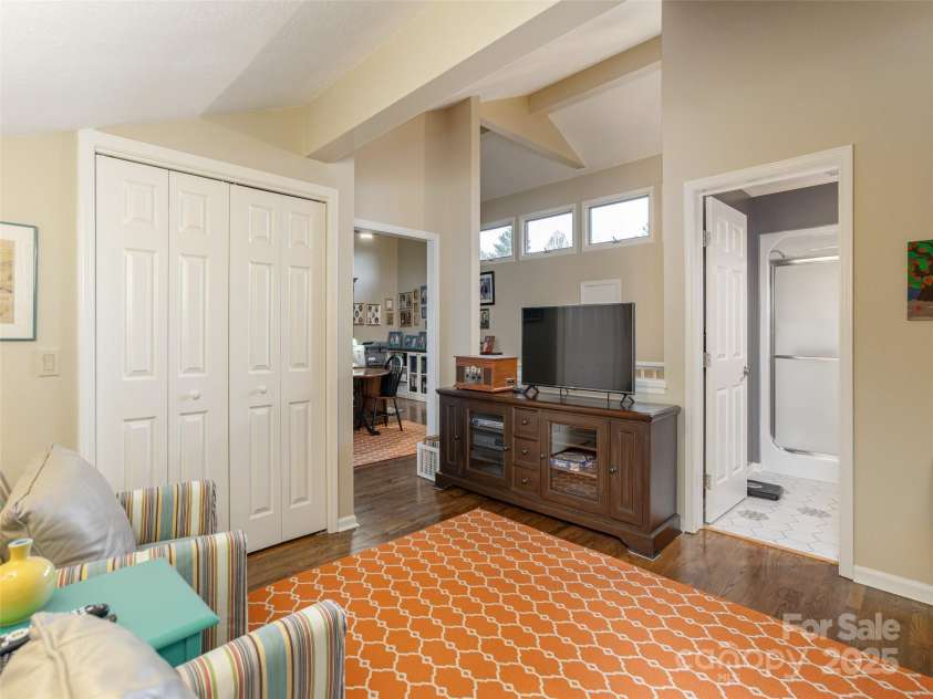 203 Wild Oak Lane, Hendersonville, NC 28791.  MLS# CAR4251432, YatesRealty ID 13470. 