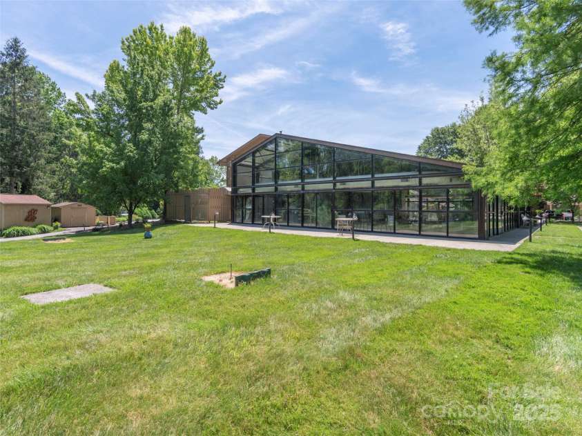 203 Wild Oak Lane, Hendersonville, NC 28791.  MLS# CAR4251432, YatesRealty ID 13470. 