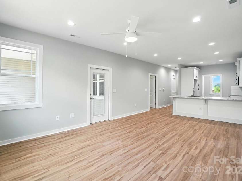 1524 29th Street, Hickory, NC 28602.  MLS# CAR4300386, YatesRealty ID 13471. 