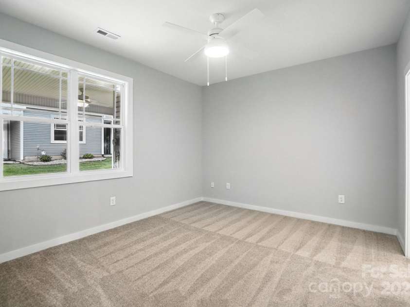 1524 29th Street, Hickory, NC 28602.  MLS# CAR4300386, YatesRealty ID 13471. 