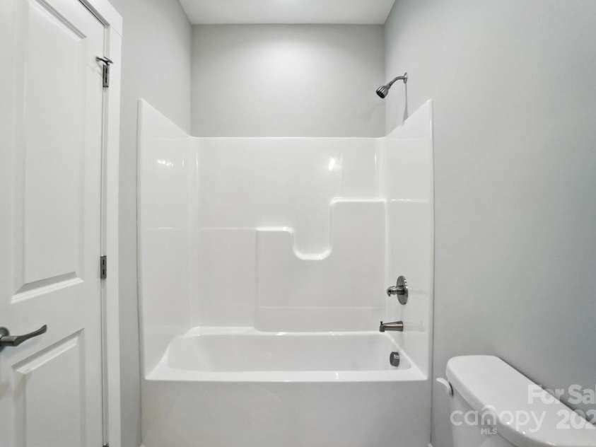 1524 29th Street, Hickory, NC 28602.  MLS# CAR4300386, YatesRealty ID 13471. 