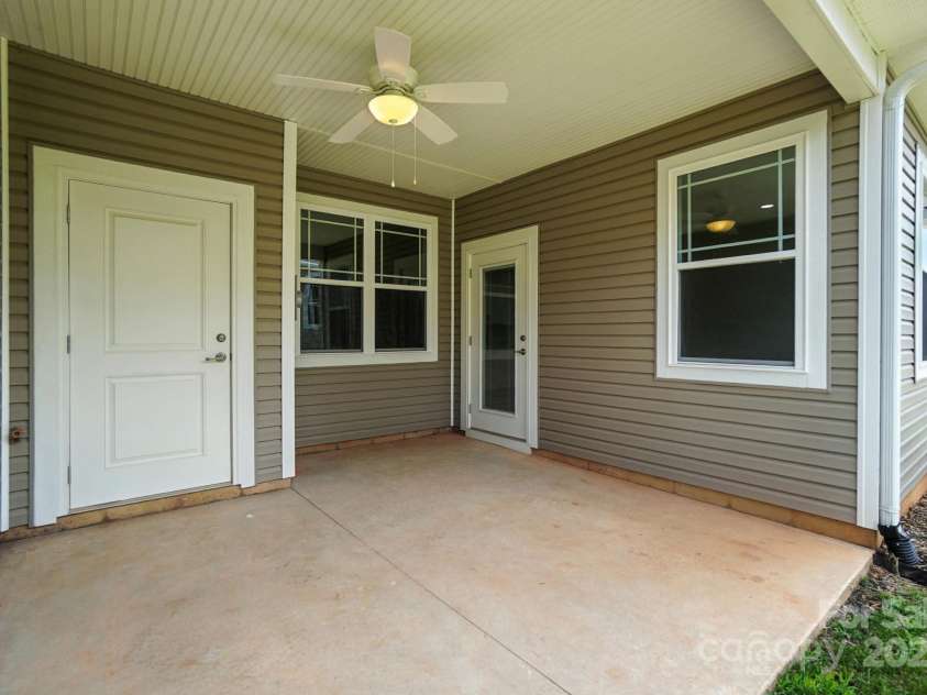 1524 29th Street, Hickory, NC 28602.  MLS# CAR4300386, YatesRealty ID 13471. 