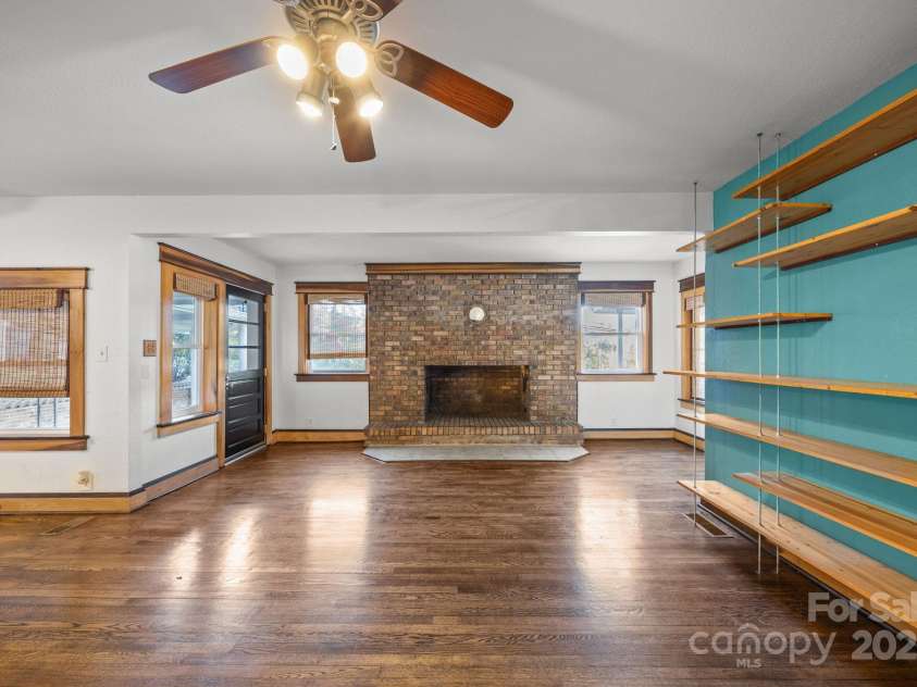 186 Joyner Avenue, Asheville, NC 28806.  MLS# CAR4314426, YatesRealty ID 13471. 