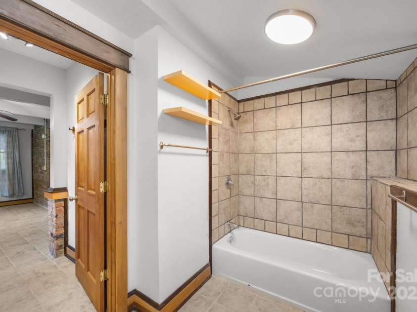 186 Joyner Avenue, Asheville, NC 28806.  MLS# CAR4314426, YatesRealty ID 13471. 