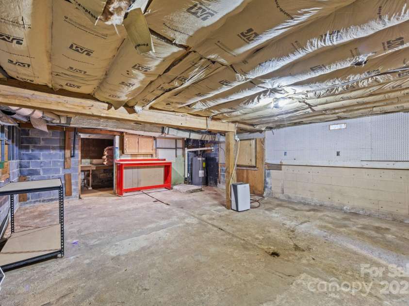 186 Joyner Avenue, Asheville, NC 28806.  MLS# CAR4314426, YatesRealty ID 13471. 