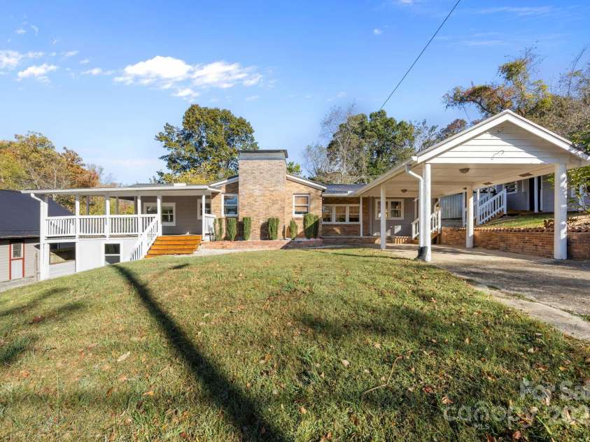 186 Joyner Avenue, Asheville, NC 28806.  MLS# CAR4314426, YatesRealty ID 13471. 