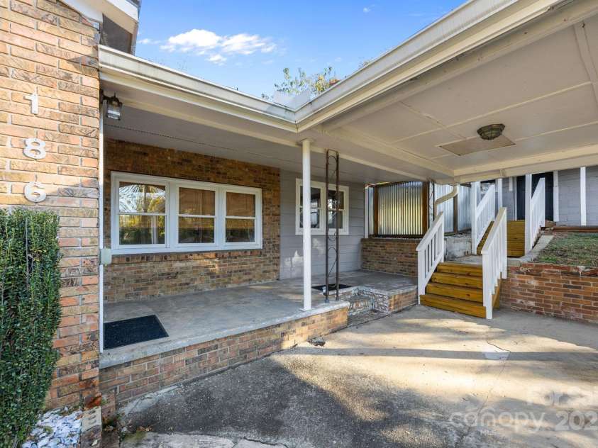 186 Joyner Avenue, Asheville, NC 28806.  MLS# CAR4314426, YatesRealty ID 13471. 